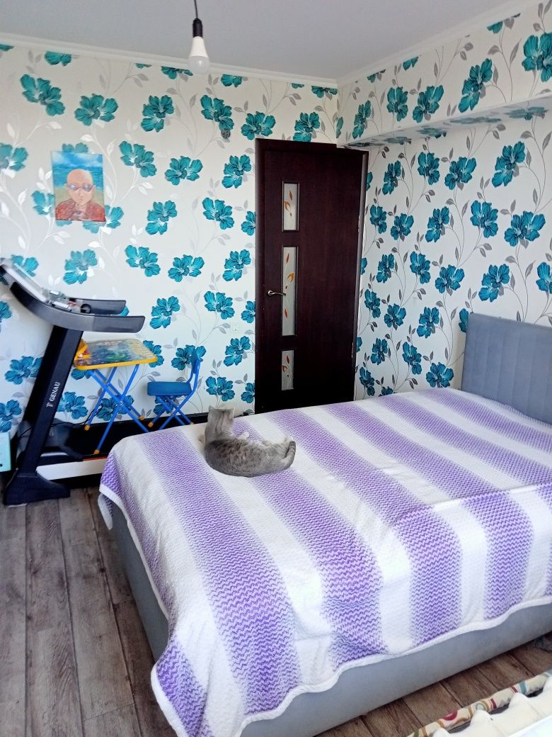 Продам квартиру 3комн. 3 мкр.10в