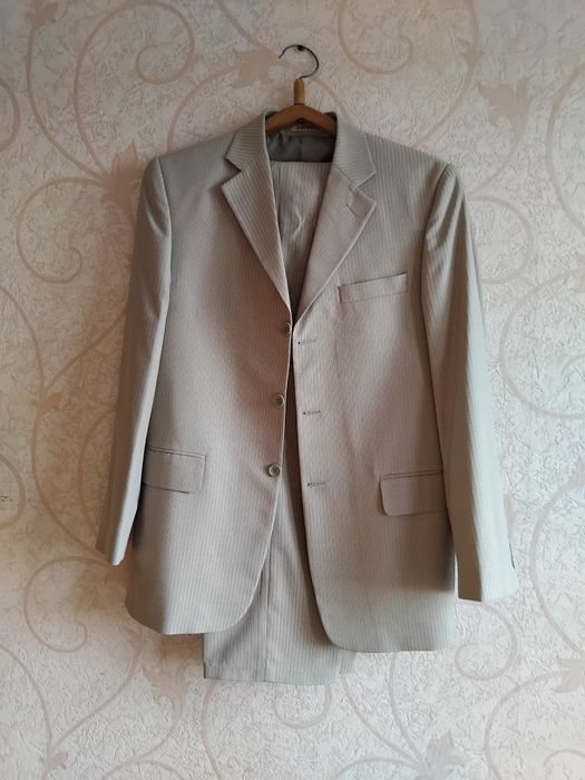 Продаётся мужской костюм