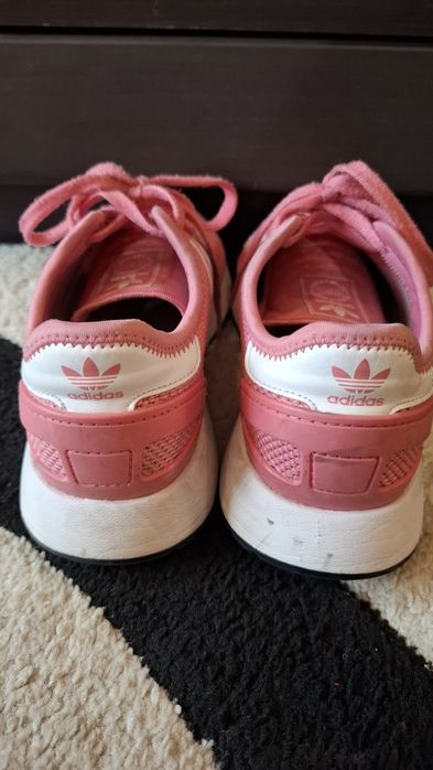 Adidas маратонки 36.5 с подарък още едни - 29лв