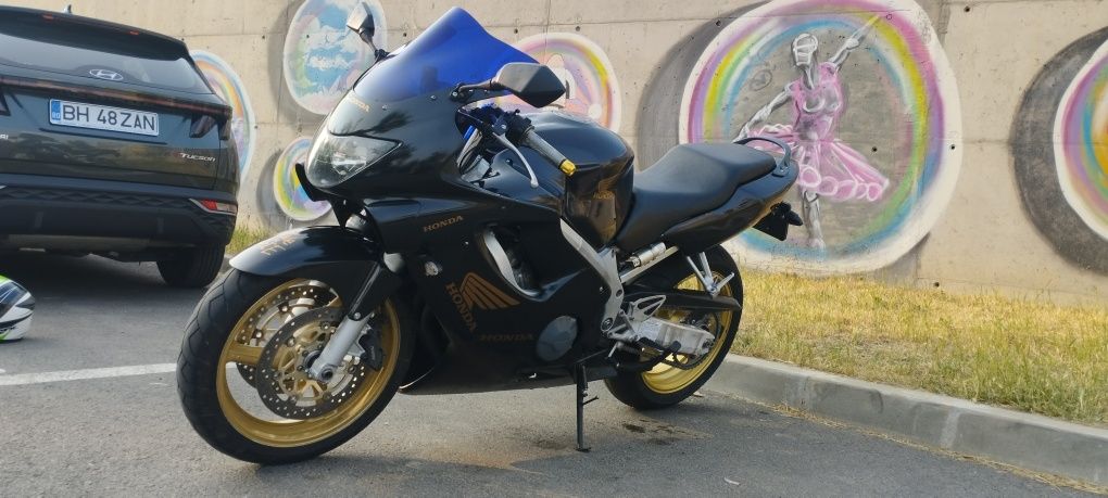 Vand honda cbr f4
