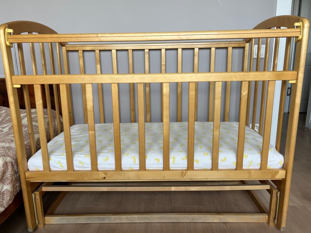 Продам детскую манежку