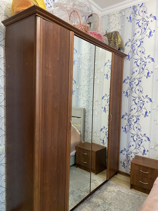 мебель для комнаты шкаф кртвать матрас тумбочка 2 штук туалетная стол