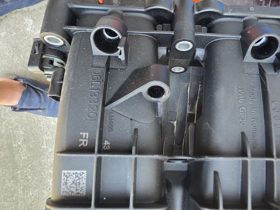 galerie de admisie audi moror 2.0 TFSI  06L133201