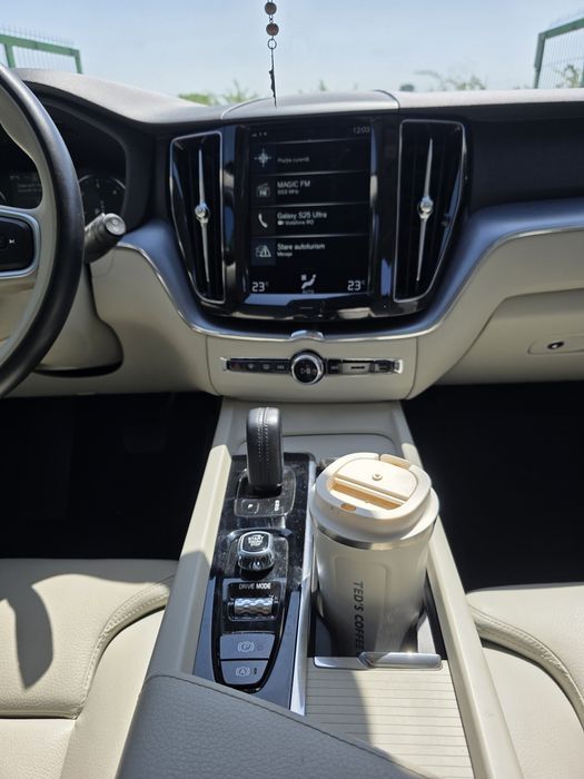 VOLVO XC 60 B4 2020 Mild Hybrid AWD Business Executive