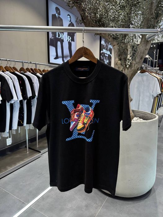 Tricou Louis Vuitton calitate Premium