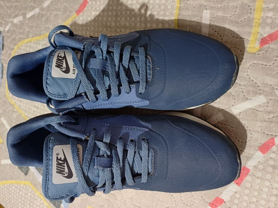 Adidași nike noi