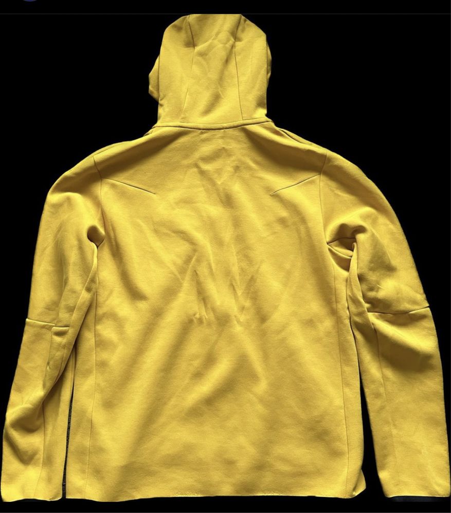 Nike tech fleece yellow top