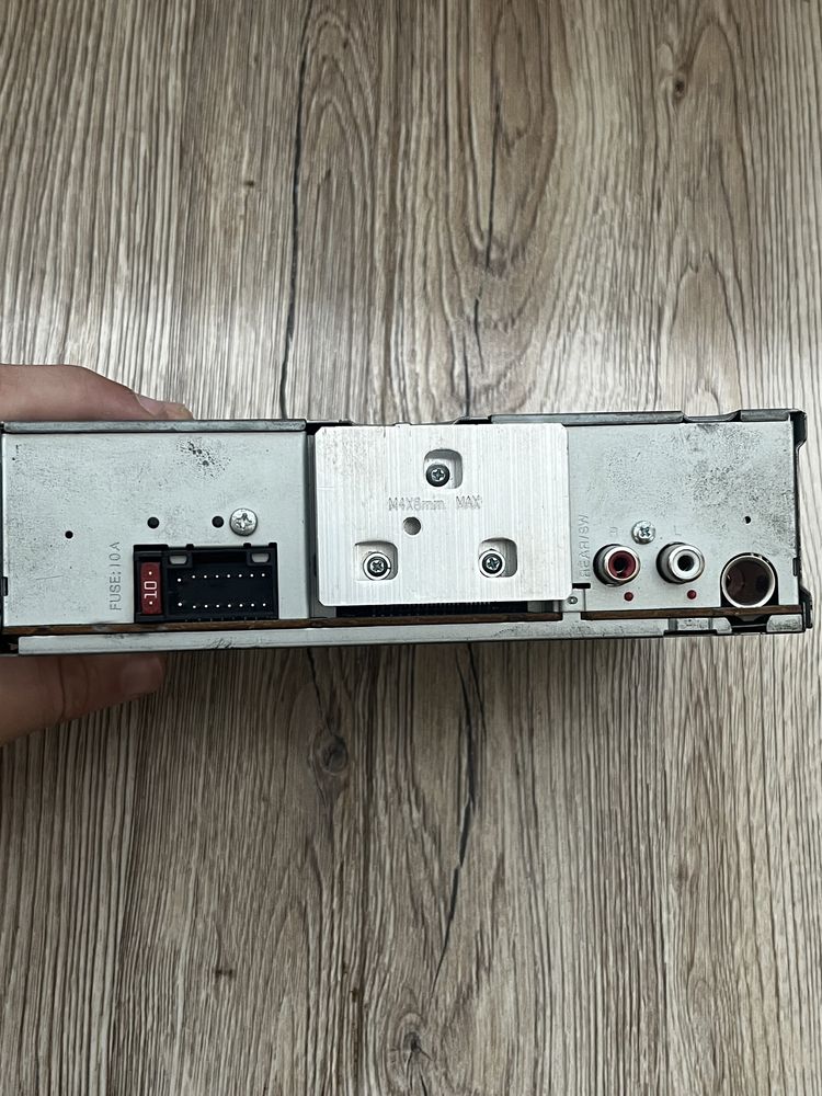 Авто радио (Kenwood KMM-100)
