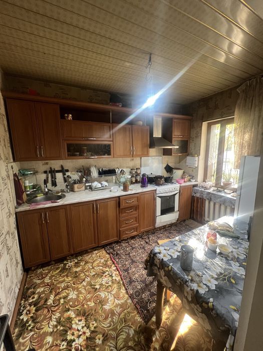 Nazarbekda uy sotiladi !