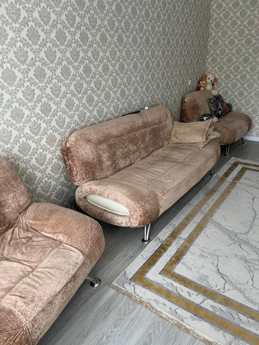 Диван и 2 кресла