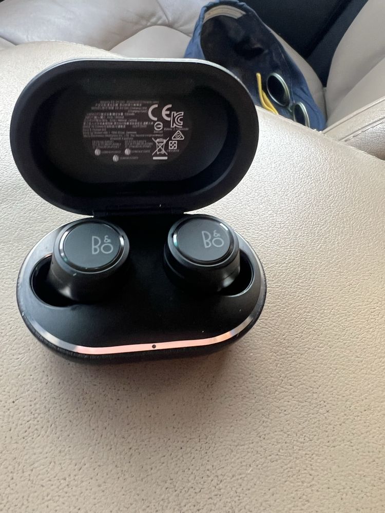 Bang & Olufsen BeoplayE8 3 generation