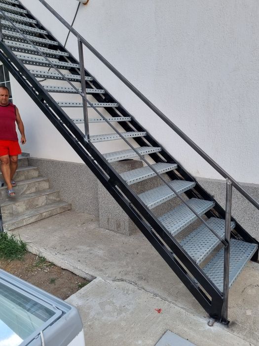 scări metalice galvanizate