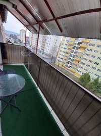 Vând apartament 3 camere decomandat cu balcon tip mansarda