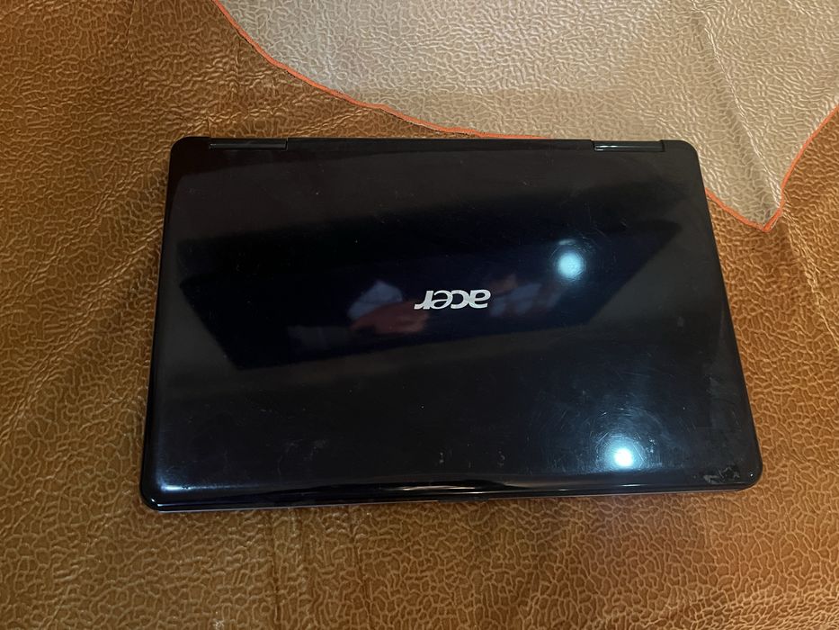 Ноутбук в рабочем состоянии.