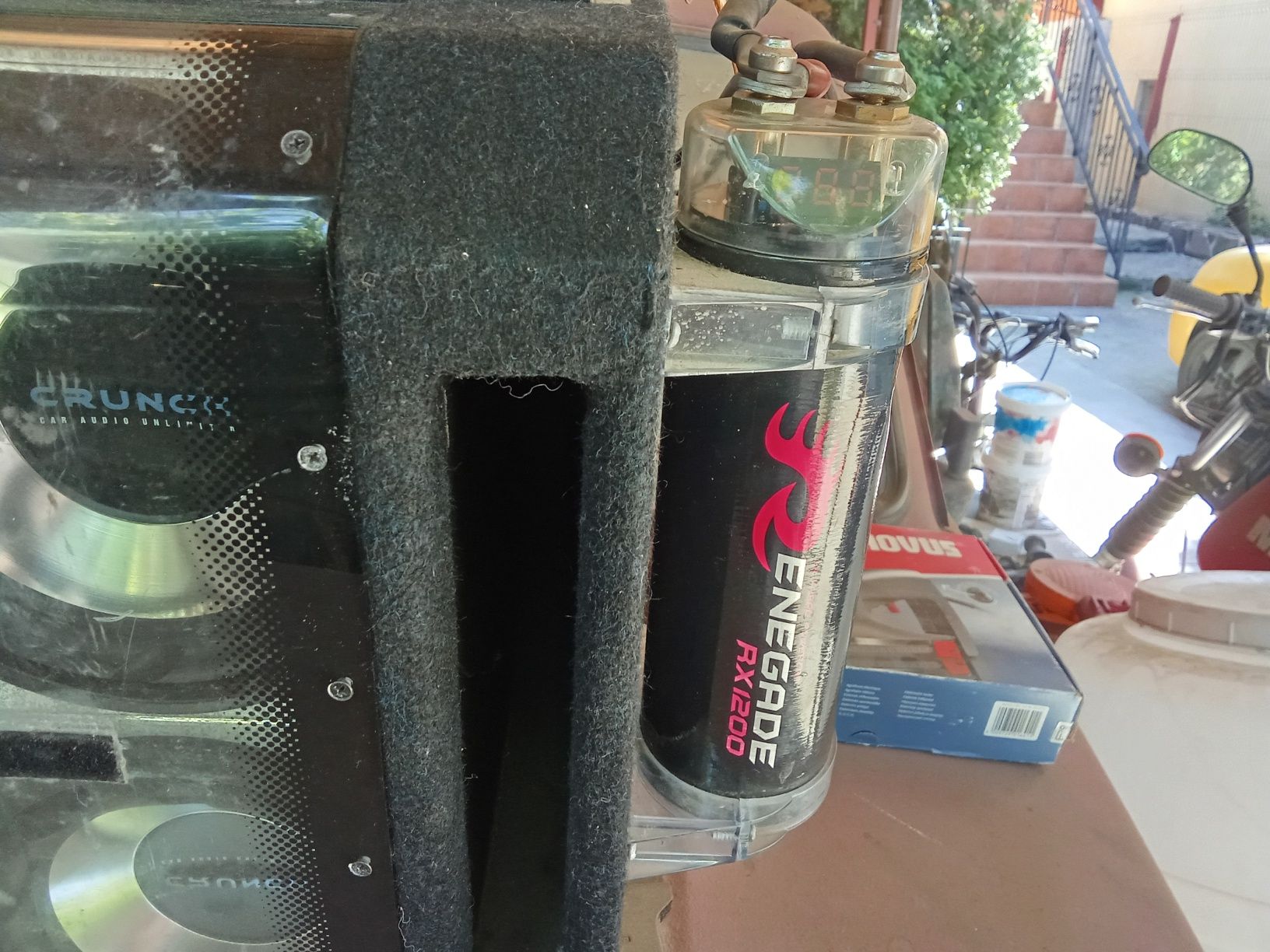 Vand subwoofer crunch gts 800