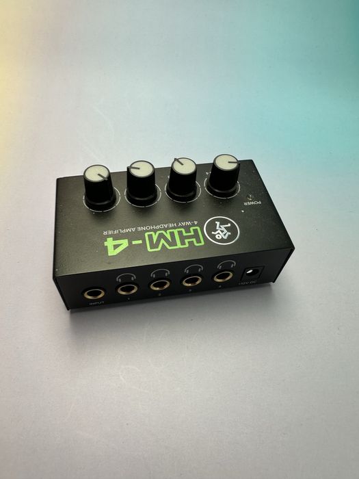 HM-4 - splitter pentru 4 căști