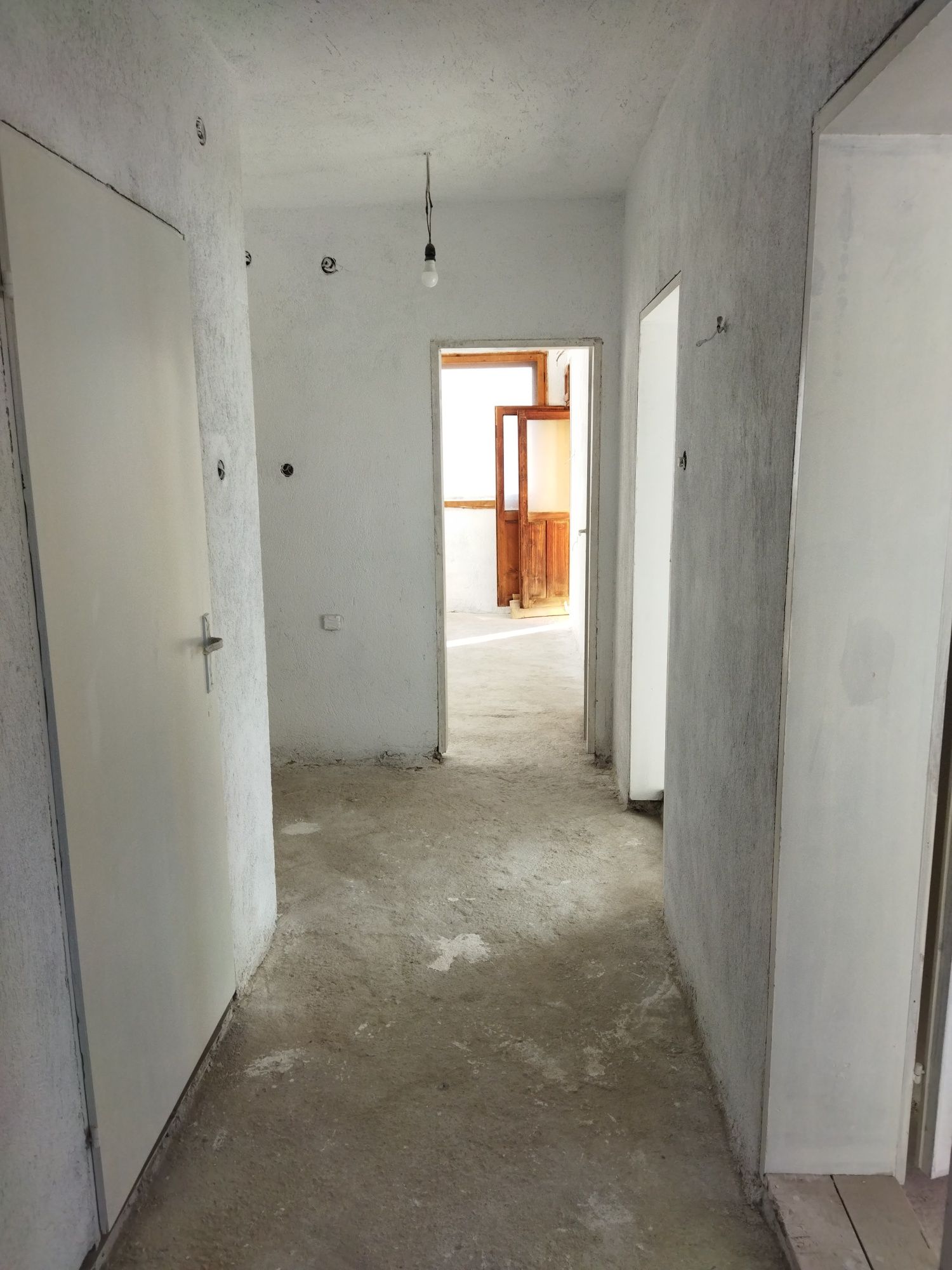 Продава панорамен етаж от къща в гр.Смолян