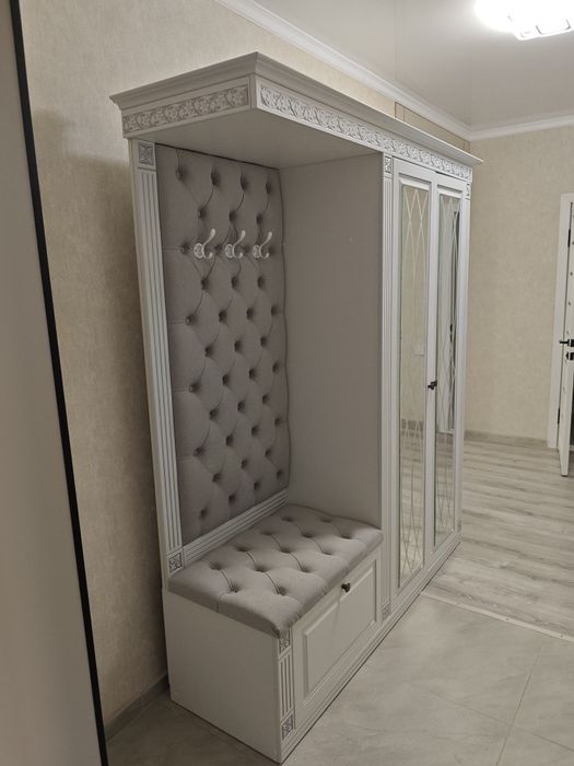 Продам шкаф - прихожую новую