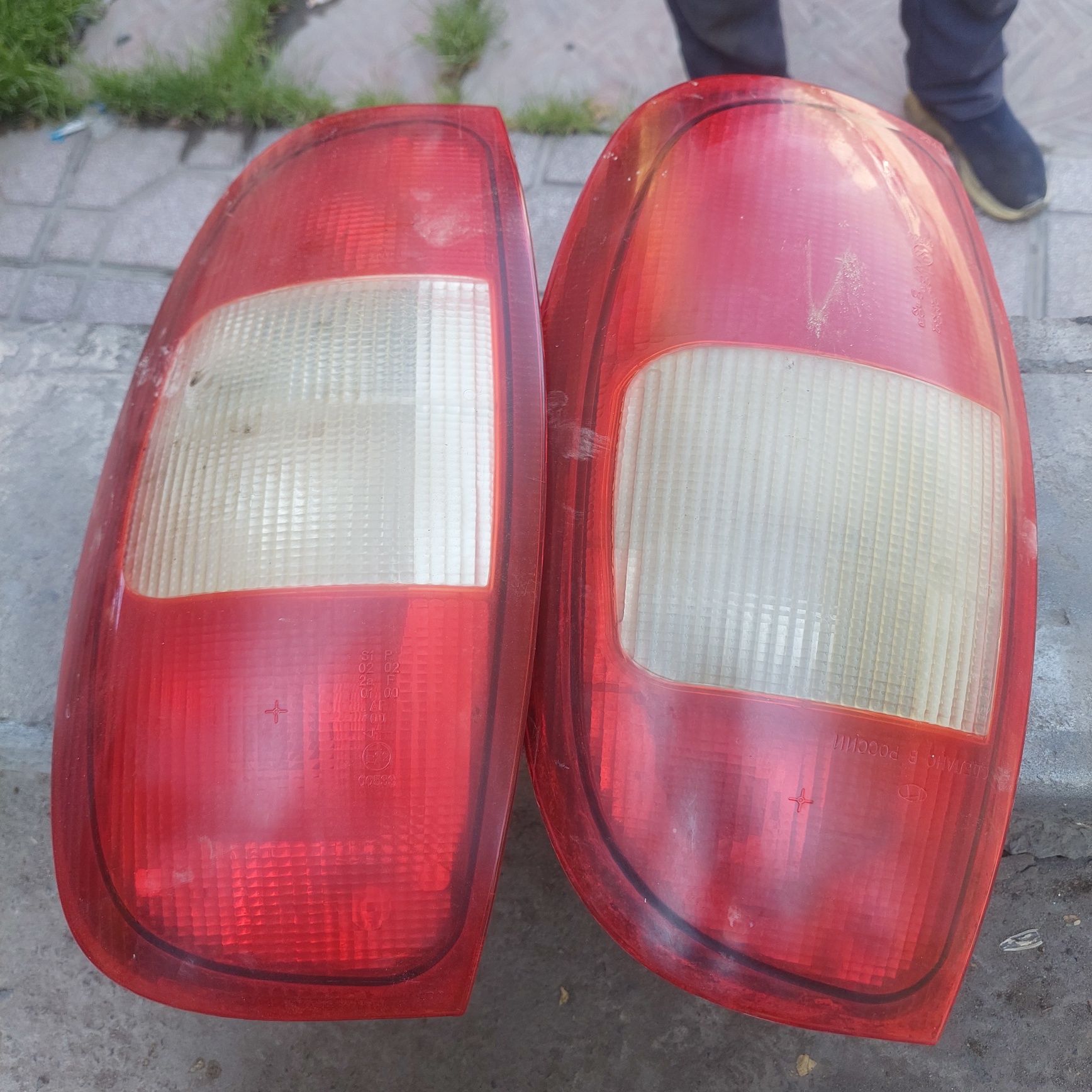 Niva shevrolet orqa fara