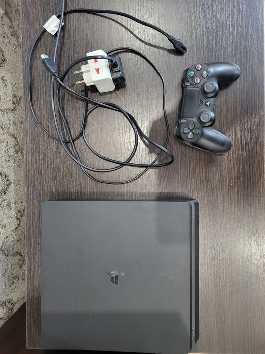 PlayStation 4 slim с играми и подпиской