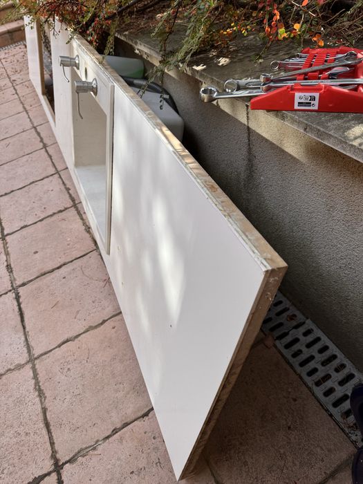 Кухненески плот с  композитна мивка