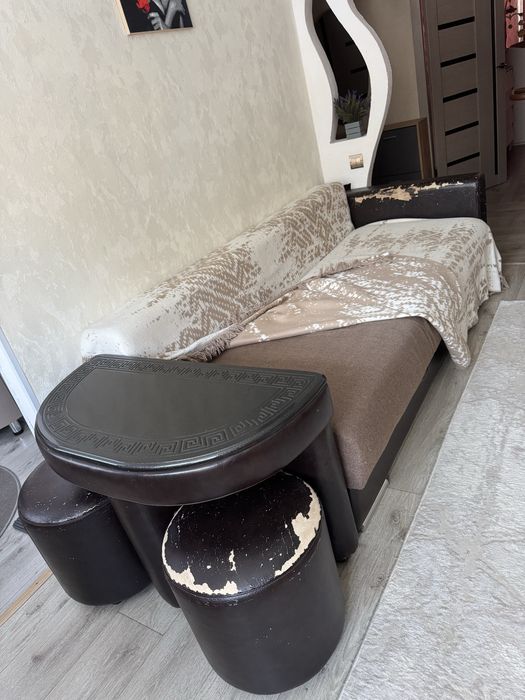 Диван складной с пуфиками