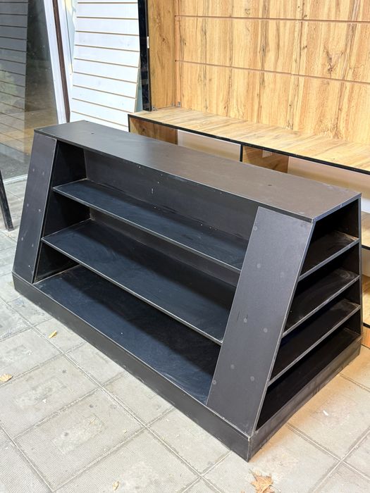 Срочно. Таер мебель сотилади.Телефон аксессуар, парфюм дуконлар учун.