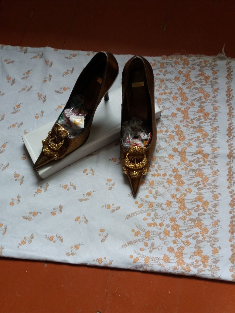 Продаю кожаные натуральные , туфли