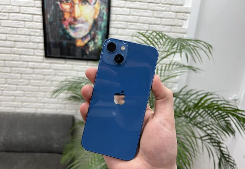 iPhone 13 128Gb с гарантией
