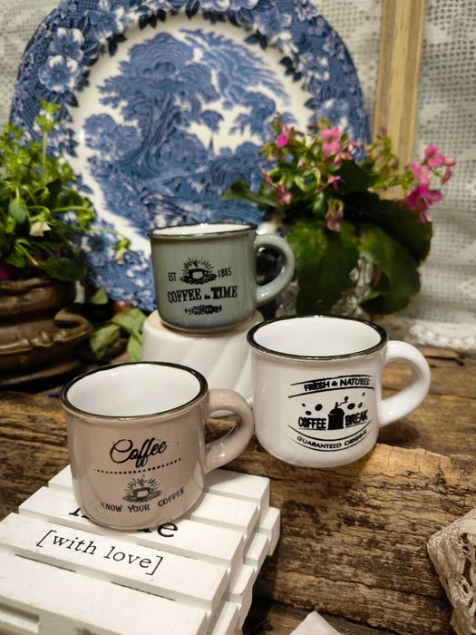 Чаши за кафе с надписи