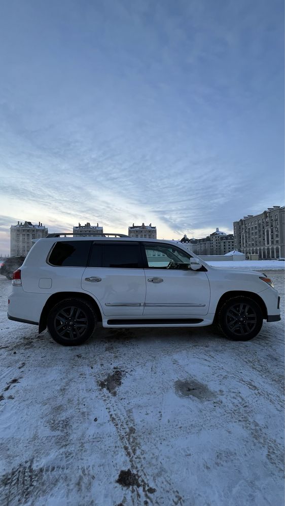 Lexus LX 570. В идеальном состоянии. Обмен нет.