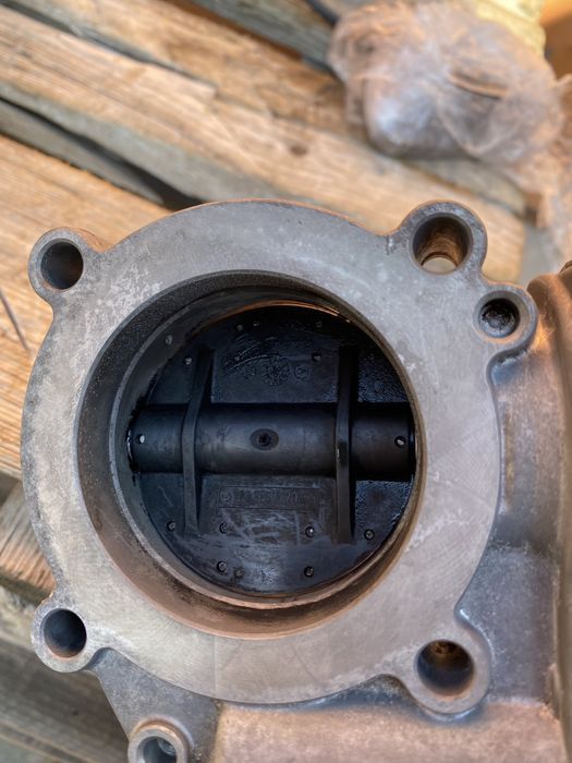 Ауди А4 А5 А6 2.0tfsi дросел клапа Audi A4 A5 06F133062J Seat тфси Vw