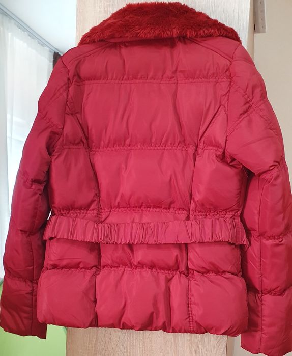 Geaca bordo scrie XL,dar e mai bine pt M/L