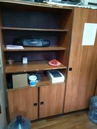 Офисная мебель-большой шкаф с полками