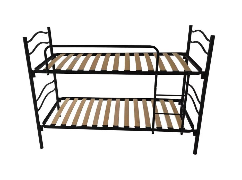 Pat etajat metal nou