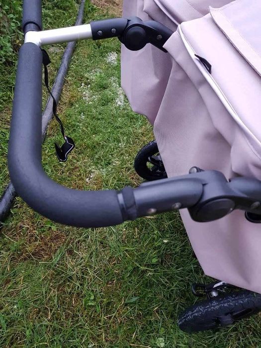 Количка за близнаци