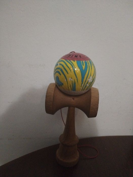 vând kendama sweets prime