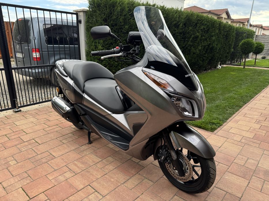 Honda Forza 300