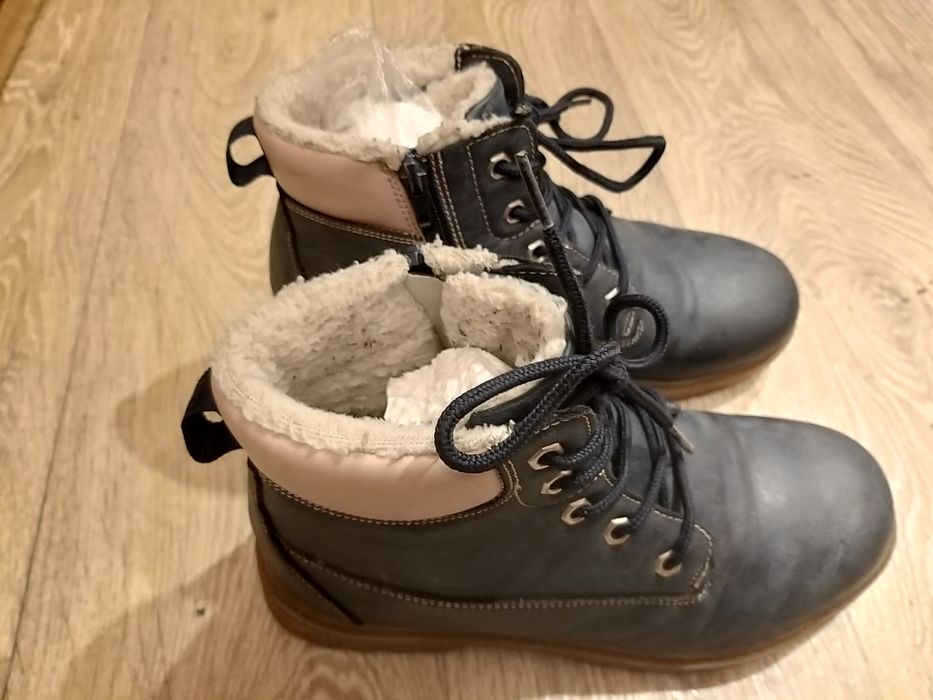 Женские зимние ботинки на меху