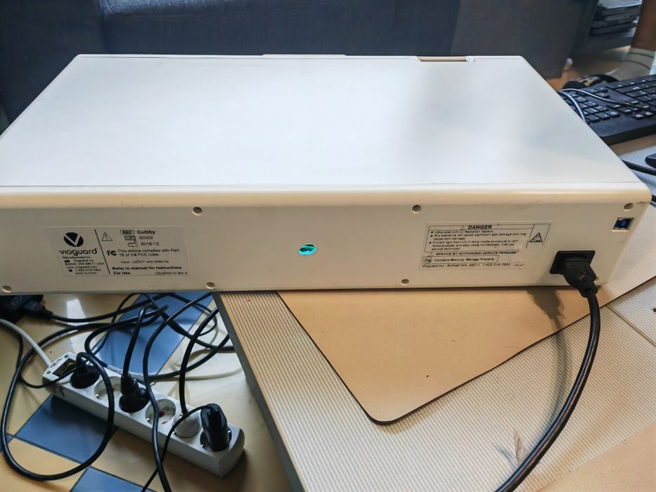 Дезинфектираща камера с UV-C лъчи "Vioguard"модел-Cubby за Ел.у-ва.