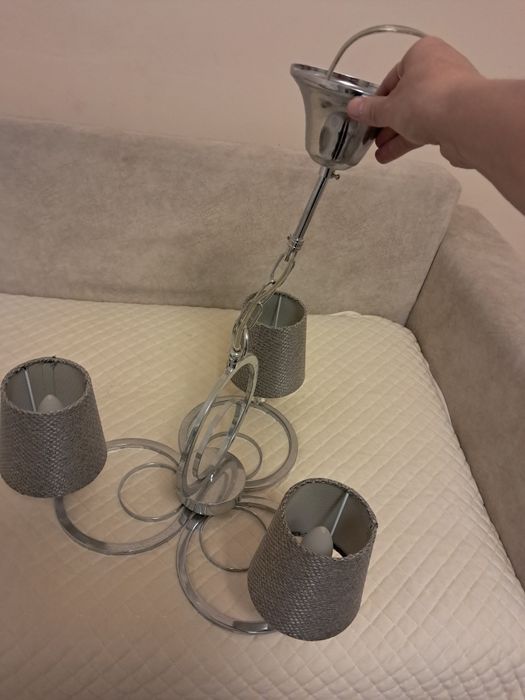 Продам люстру  б/у