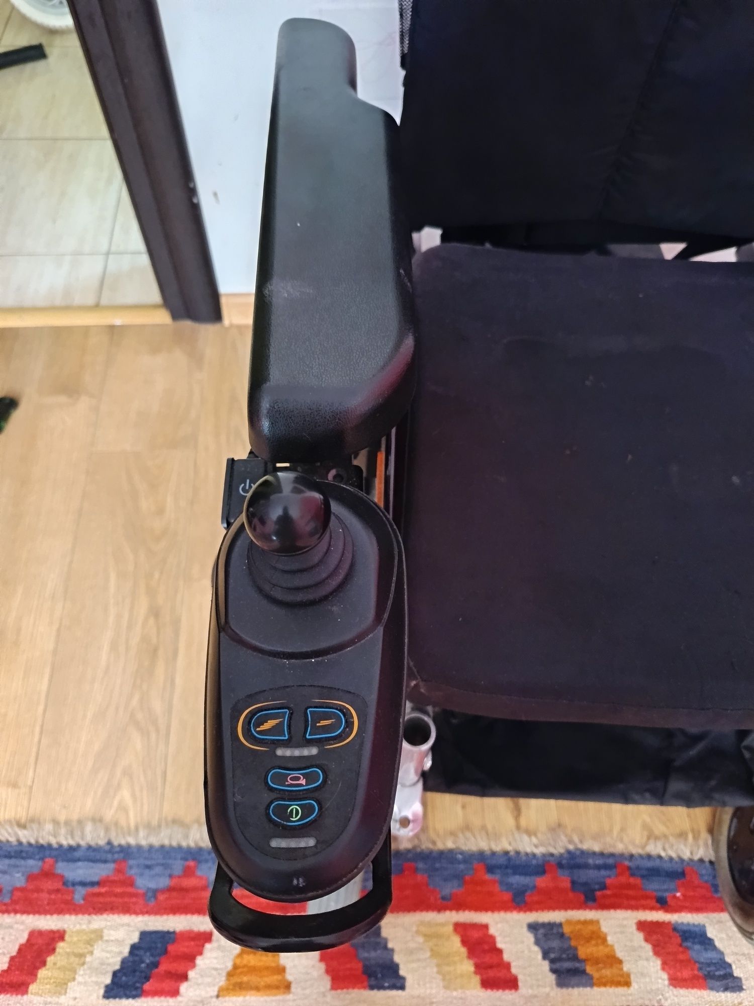 Carucior electric Invacare