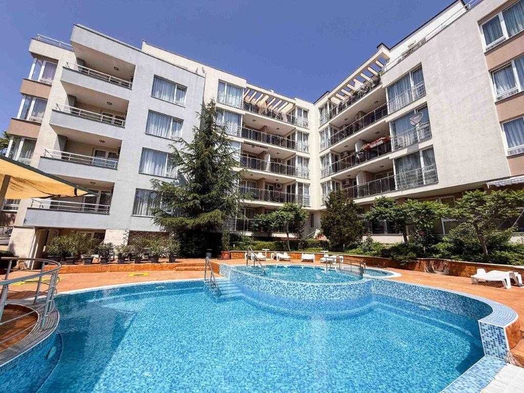 Продава се Двустаен апартамент в Свети Влас - 70 кв.м за 1285 €/кв.м - Снимка #2