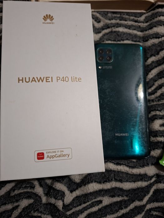 Продавам използван Huawei p40 lite