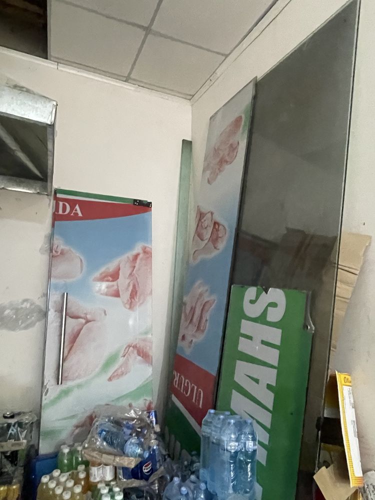 Stekloni eshik sotiladi kelishadigan joyi bor