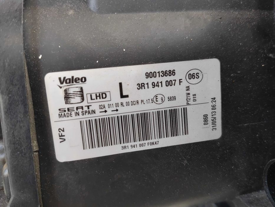 Фар Seat Exeo Bi-Xenon LED ляв / Фар Exeo Оригинален