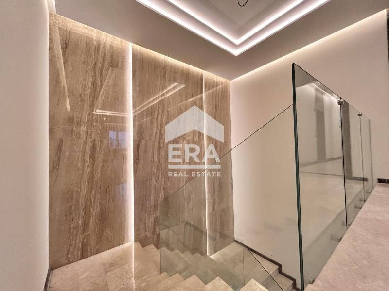 Дава се под наем Офис в София, Кръстова вада - 156 кв.м за 3700 € - Снимка #4