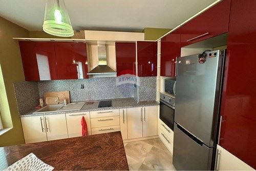 Продава се Тристаен апартамент в Варна, Цветен квартал - 78 кв.м за 2142 €/кв.м - Снимка #2