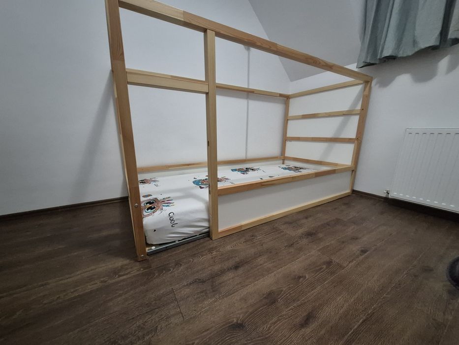 Vând pat pentru copii Kura de la Ikea 90×200