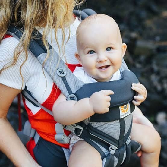Нова ергономична раница Ergobaby Omni 360 cool air mesh breeze
